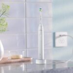 BROSSE A DENT PHILIPS SONICARE 4100 HELPS WHITEN TEETH